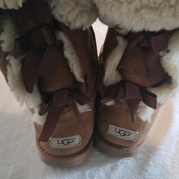 Ugg Bailey Boys 2 Tall Boots size US 9 - Picture 10 of 15